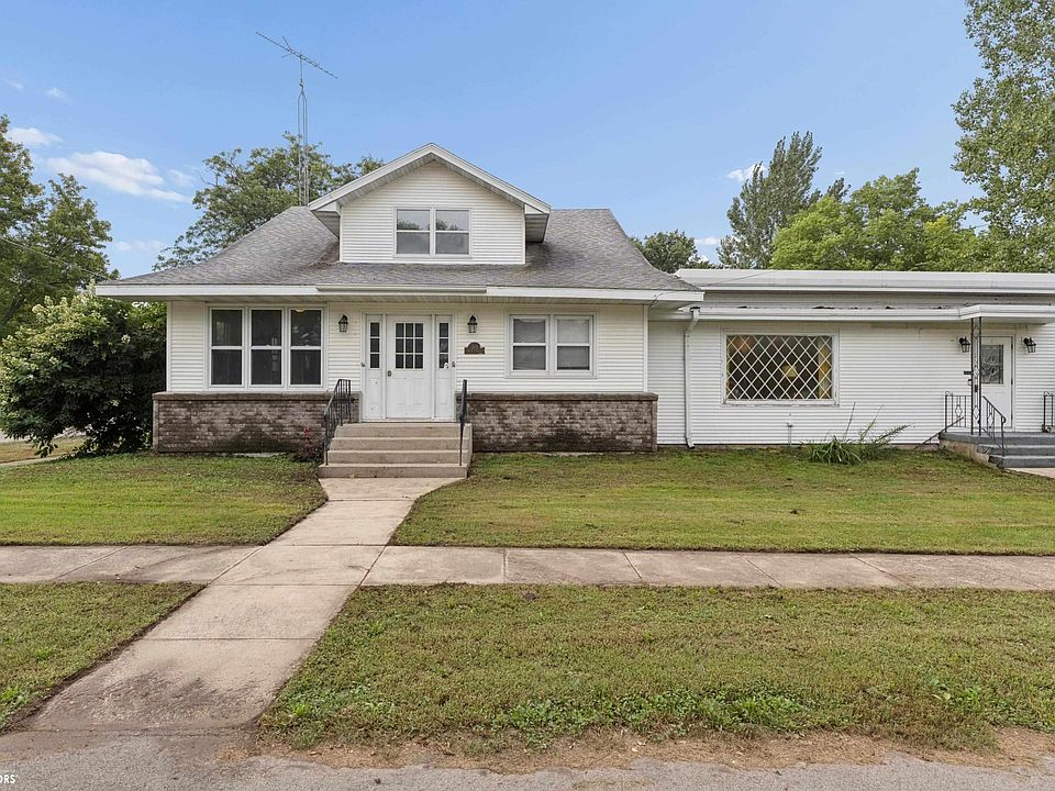 1st image of 203 Maple St