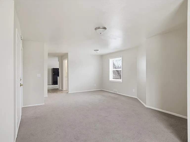 101 W Meinecke Ave #105 — Photo 7
