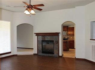 1713 SW 31st St, Moore, OK 73160