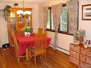 5th image of 32 Buhl Ln