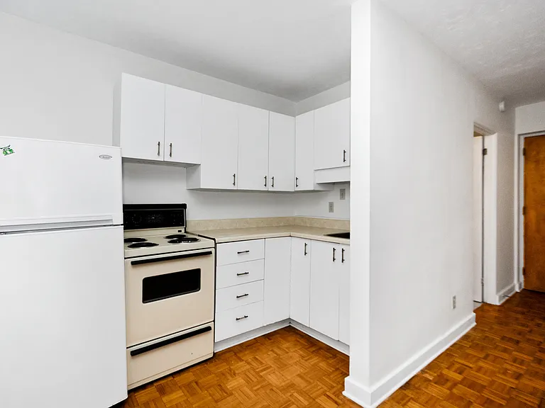 161 Somerset St W #18 — Photo 3