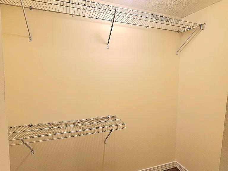 930 Hickman Rd #F — Photo 7