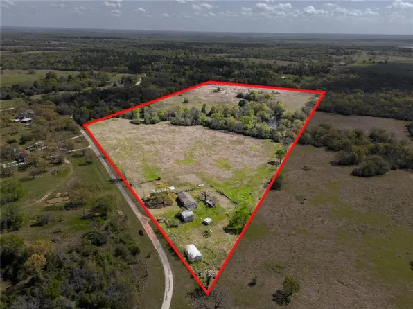 10198 Hawaii Ln, Midway, TX 75852