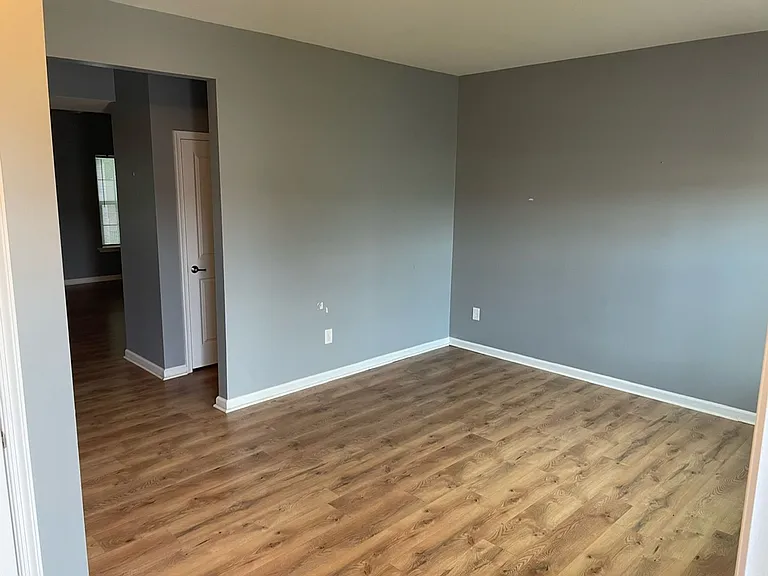 583 Newman Dr — Photo 3
