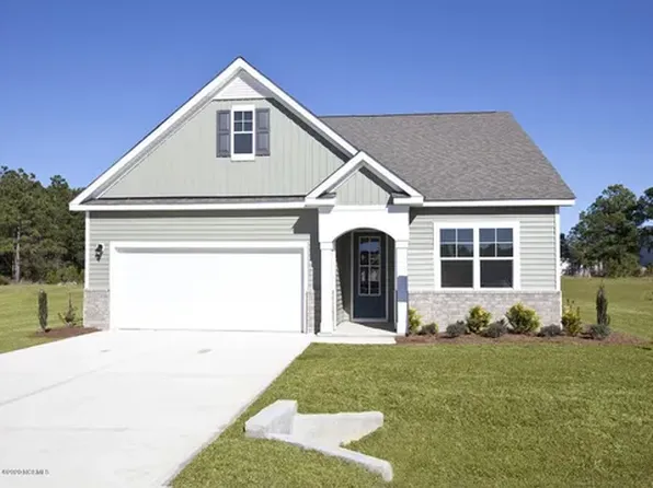 180 Capital Dr, Hampstead, NC 28443