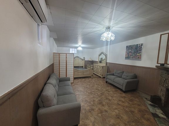 5th image of 266 Burr Rd #1
