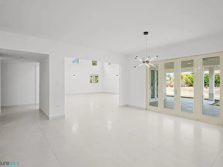 157 Jacintos Sabanera — Photo 12