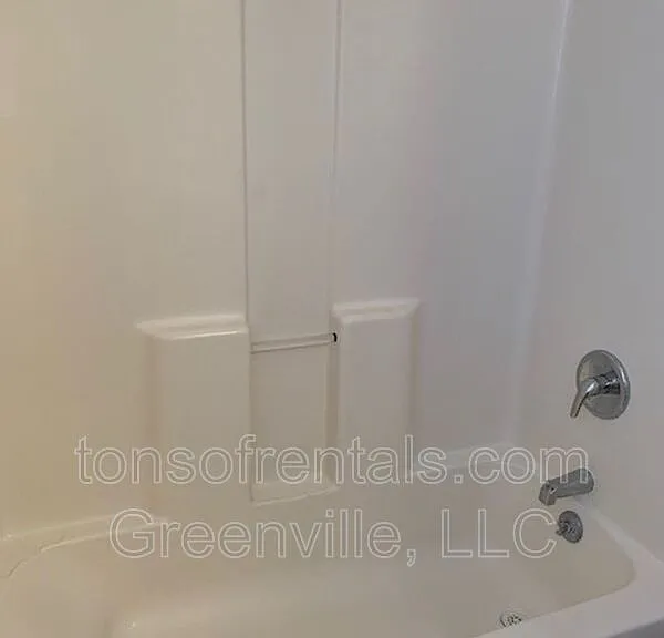 208 Church St — Photo 8