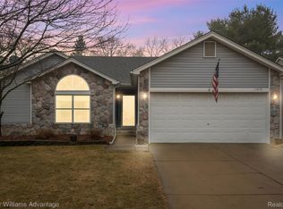 11919 Chase Blvd, Livonia, MI 48150