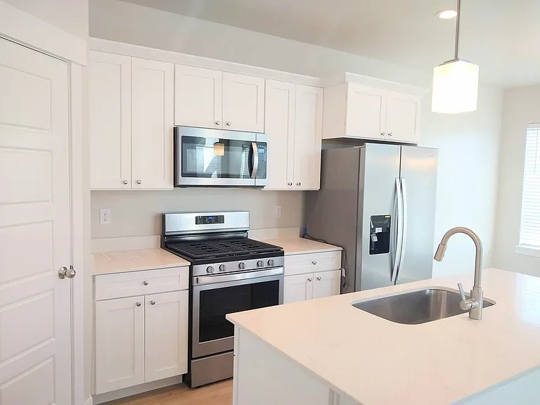 16056 S Bodmin Way — Photo 3