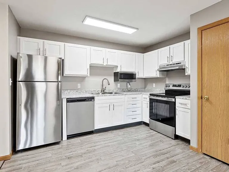 Northridge Heights Apartments — Photo 113