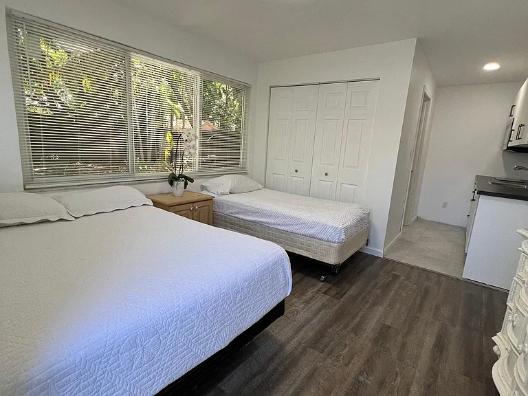 1416 SW 27th St — Photo 3