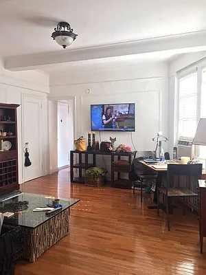 Rented by Dynamik Realty | media 10