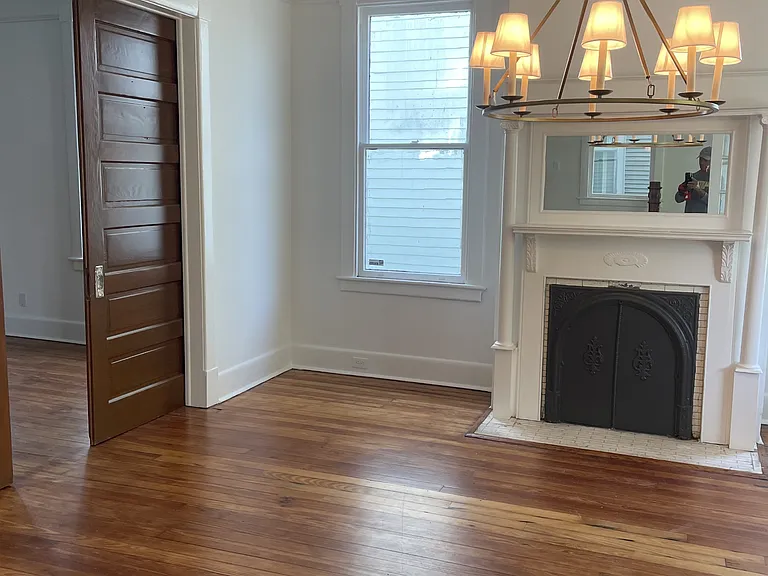 718 E Henry St — Photo 27