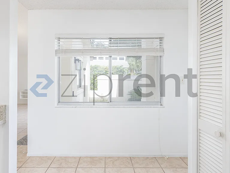 938 Saint Croix Ct — Photo 8