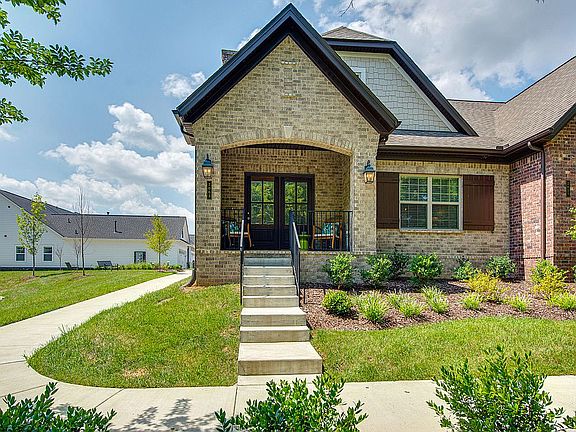 2nd image of 2063 Moultrie Cir