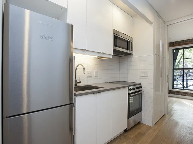 100 Forsyth St #14 — Photo 3