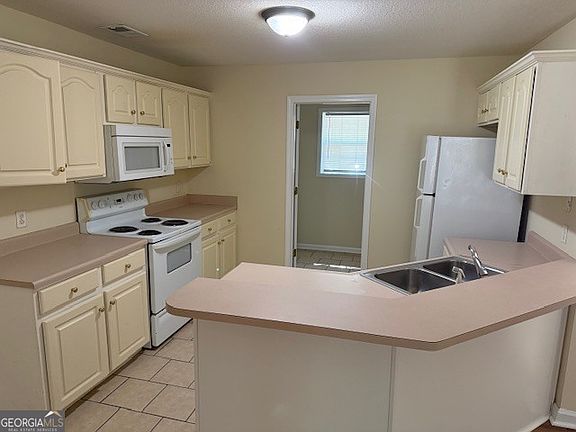 5th image of 308 E Lee St #6