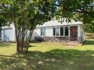 44 Davis Dr, Silver Bay, MN 55614