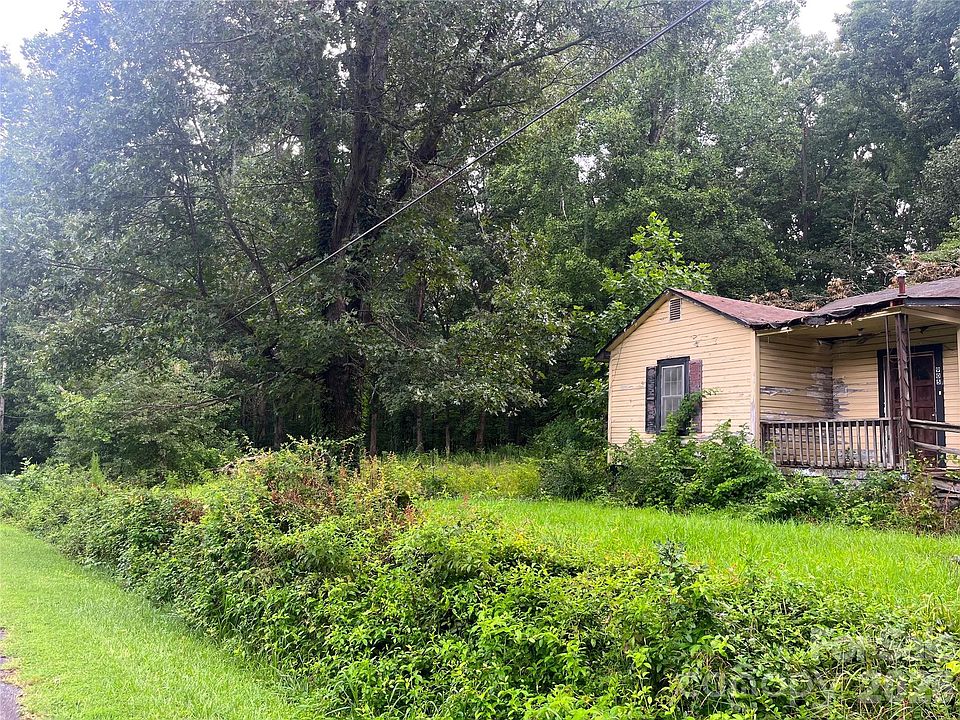 2nd image of 905 Ivey Ln