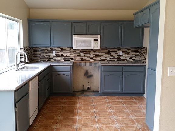 4th image of 16787 W Bradford Ct