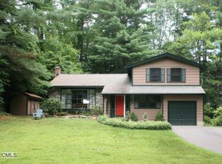 17 Fatima Dr, Bethany, CT 06524