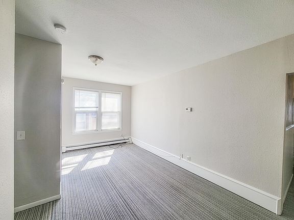 2nd image of 644 Van Buren St NE APT 3