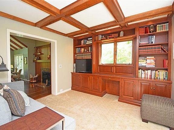 3rd image of 7068 Royalgreen Dr