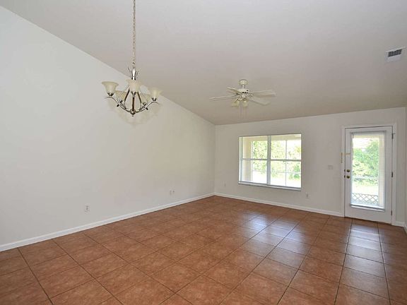 5th image of 30 Eton Ln #B