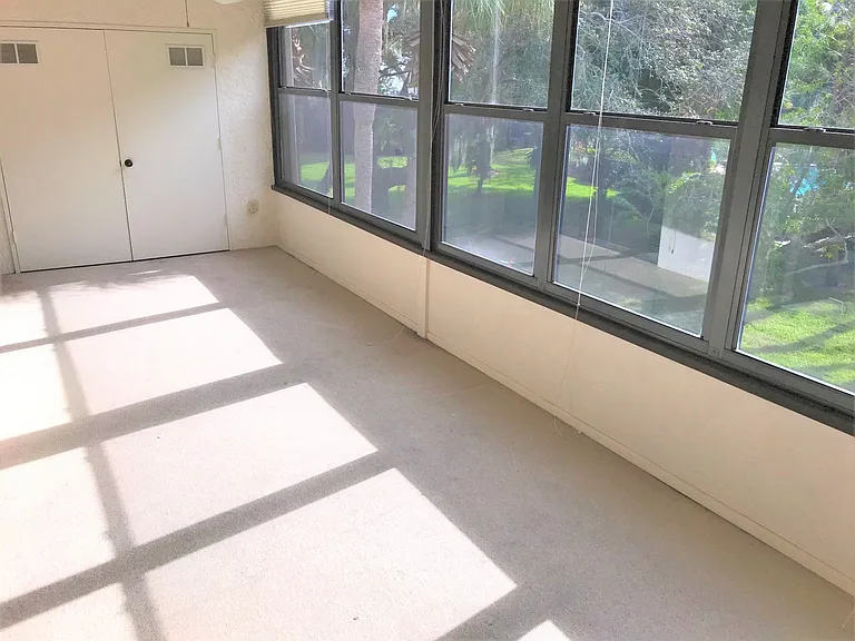 283 Sherwood Dr — Photo 11