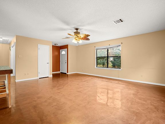 3rd image of 359 Harrington Dr