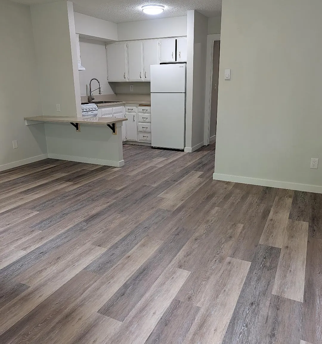 2600 Donovan Ave — Photo 2