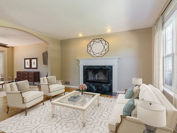 4th image of 24843 Jordan Ln