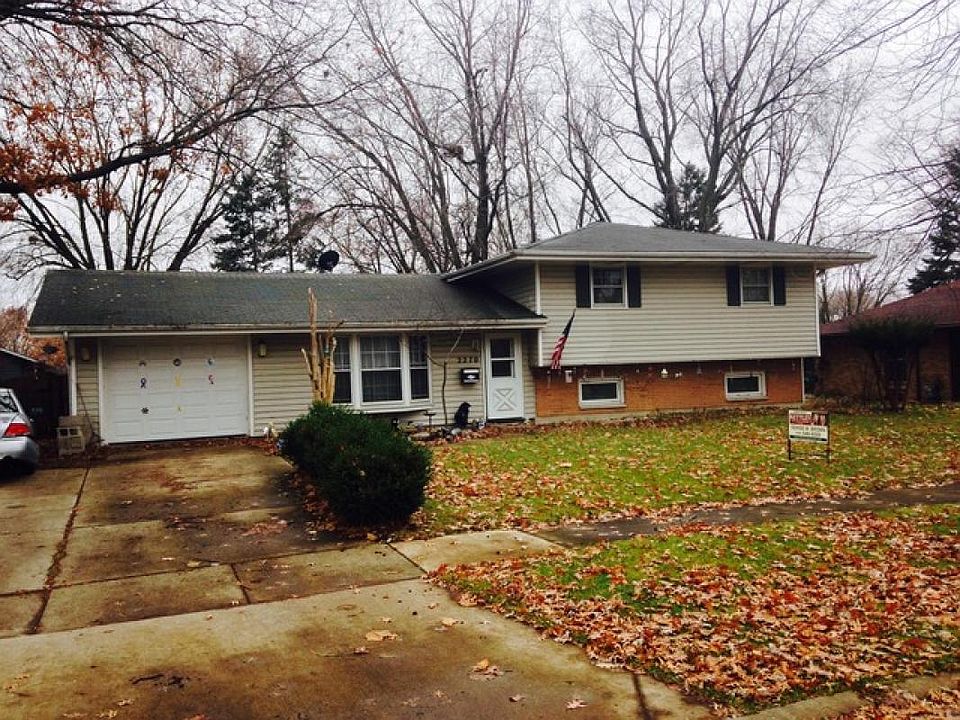 2nd image of 2270 Mayflower St