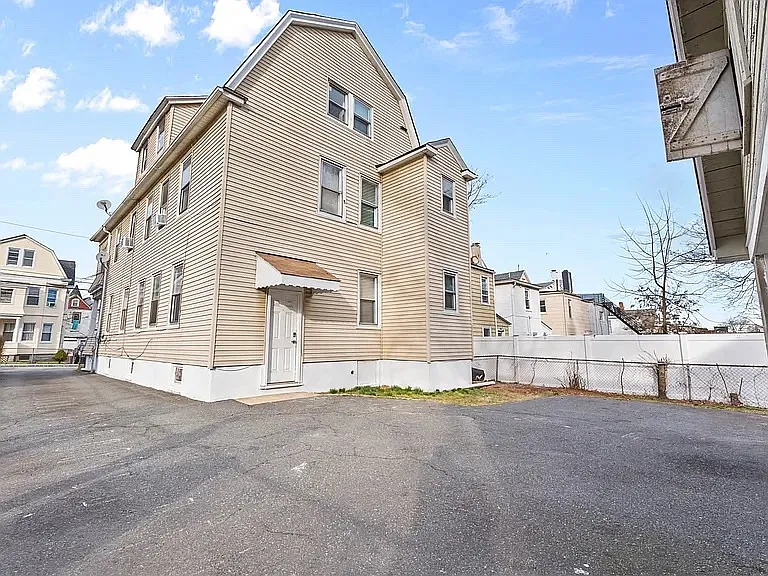 32 Llewellyn Ave #3 — Photo 10