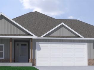 2 Gilbert Cir, Bella Vista, AR 72715