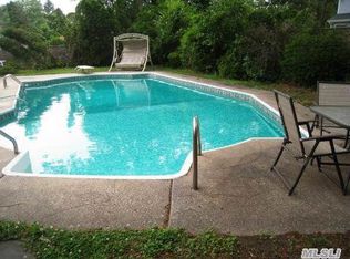 15 Wicks Rd, East Northport, NY 11731
