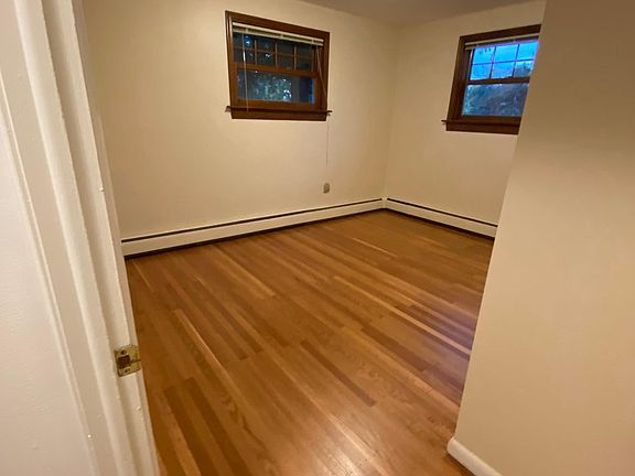 5th image of 22 Karen Dr