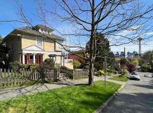 920 4th Ave N #U, Seattle, WA 98109