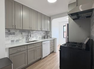 21-34 Steinway St #2, Astoria, NY 11105