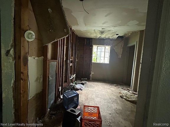 5th image of 8854 Pinehurst St