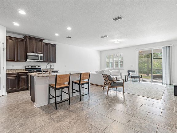 5th image of 165 Plaza Del Rio Dr