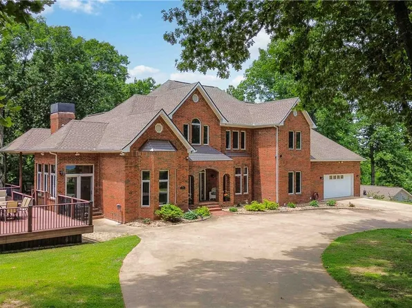 8279 Anchor Dr, Rogers, AR 72756