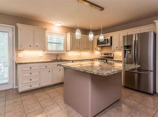 266 E Shore Dr, Clear Lake Shores, TX 77565