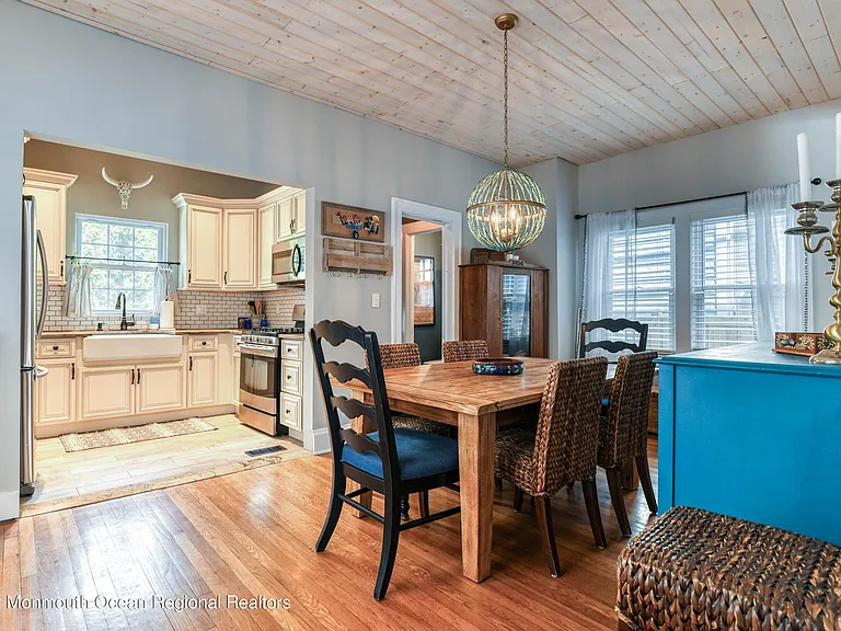 1505 Emory St #WINTER RENTAL — Photo 12