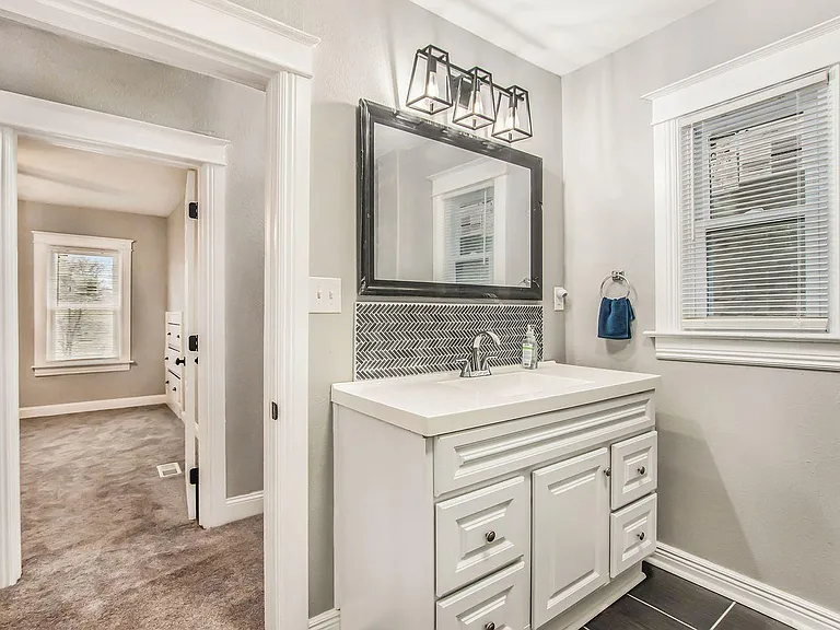 4025 Euclid Ave — Photo 15