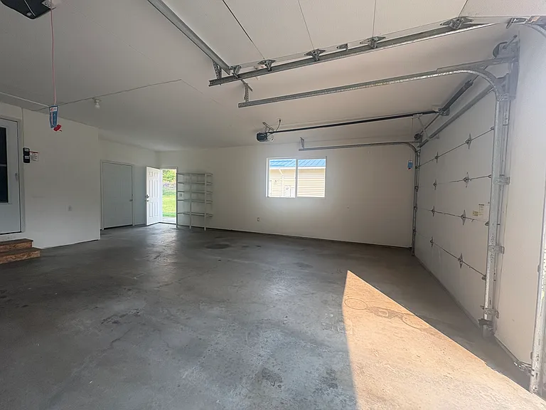 39 Peacock Ln — Photo 3