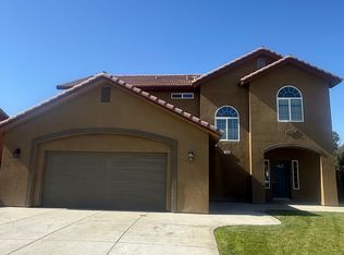 1909 Scott Ave, Dinuba, CA 93618
