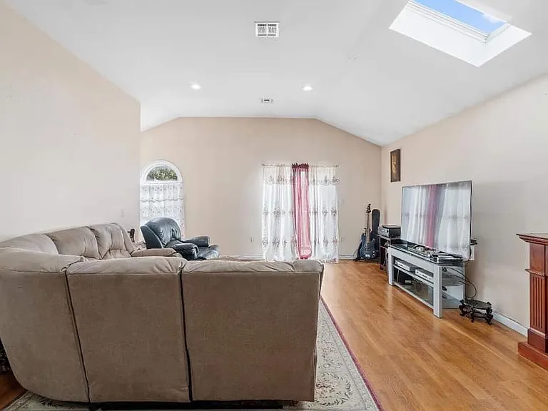 152 Virginia Ave #2 — Photo 7