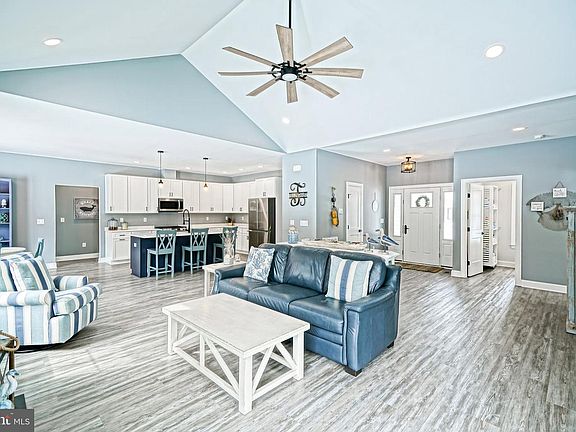 2nd image of 29143 Finch Ln